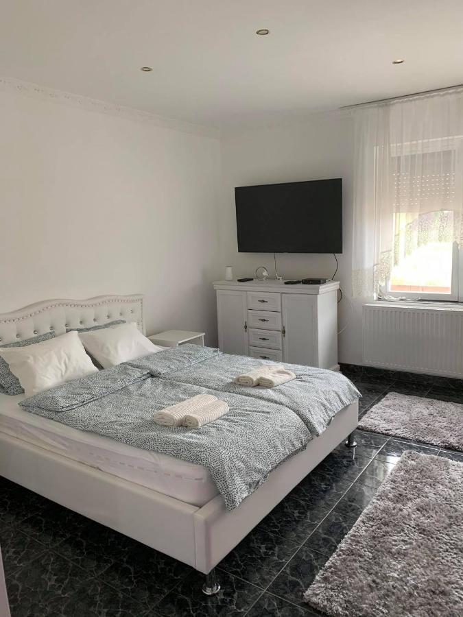 Magic Vendeghaz Apartment Abadszalok Ngoại thất bức ảnh
