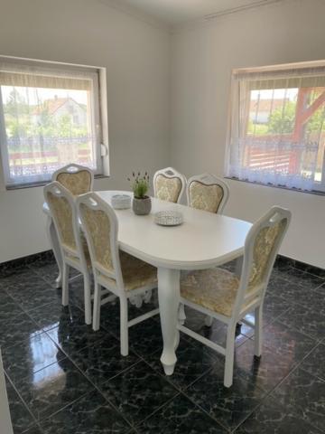 Magic Vendeghaz Apartment Abadszalok Ngoại thất bức ảnh